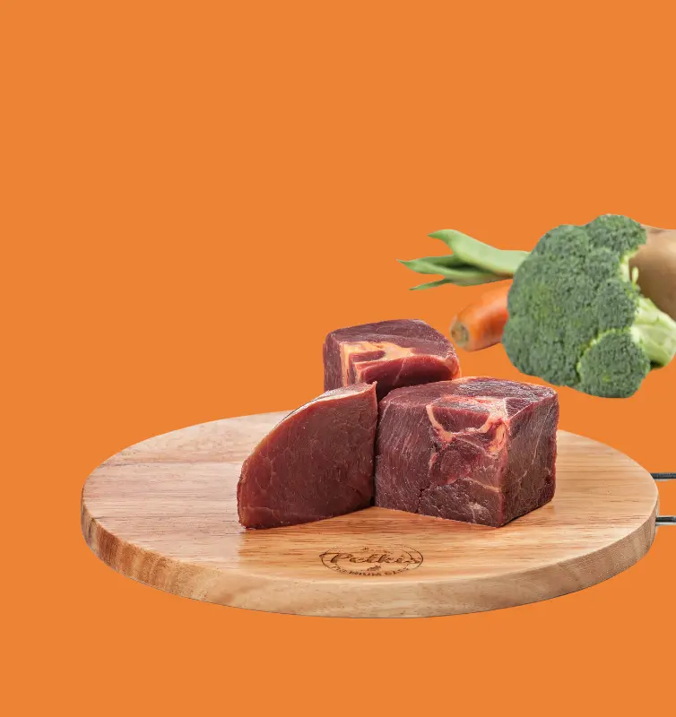 Trozos de carne y vísceras para gatos